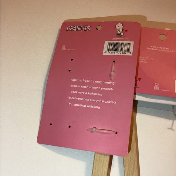 4/$15 🌻 NWT 2022 Peanuts Snoopy Valentines Spatula Set of 2 Pink Red Wood - Picture 6 of 6